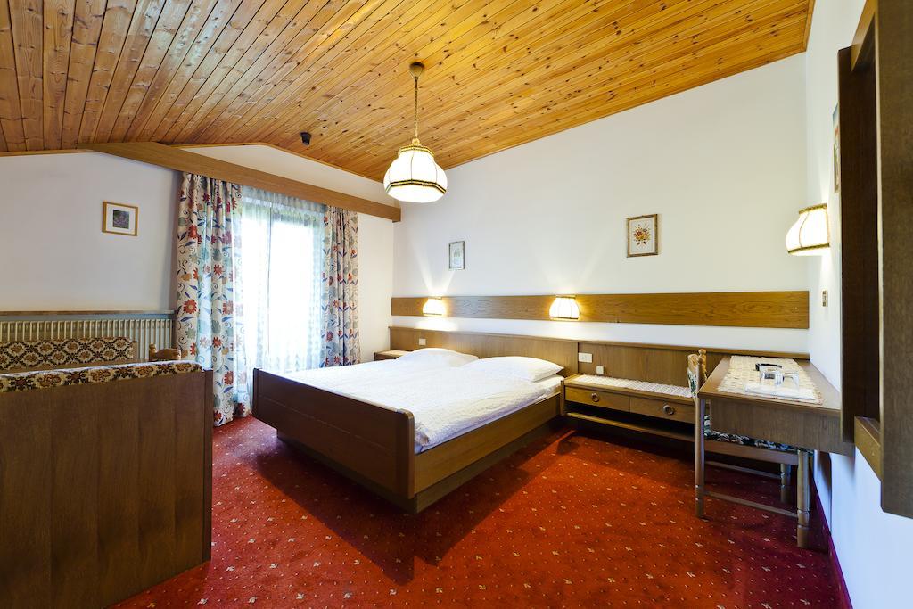 Hotel Brueckenwirt - Al Ponte Montagna Rum bild