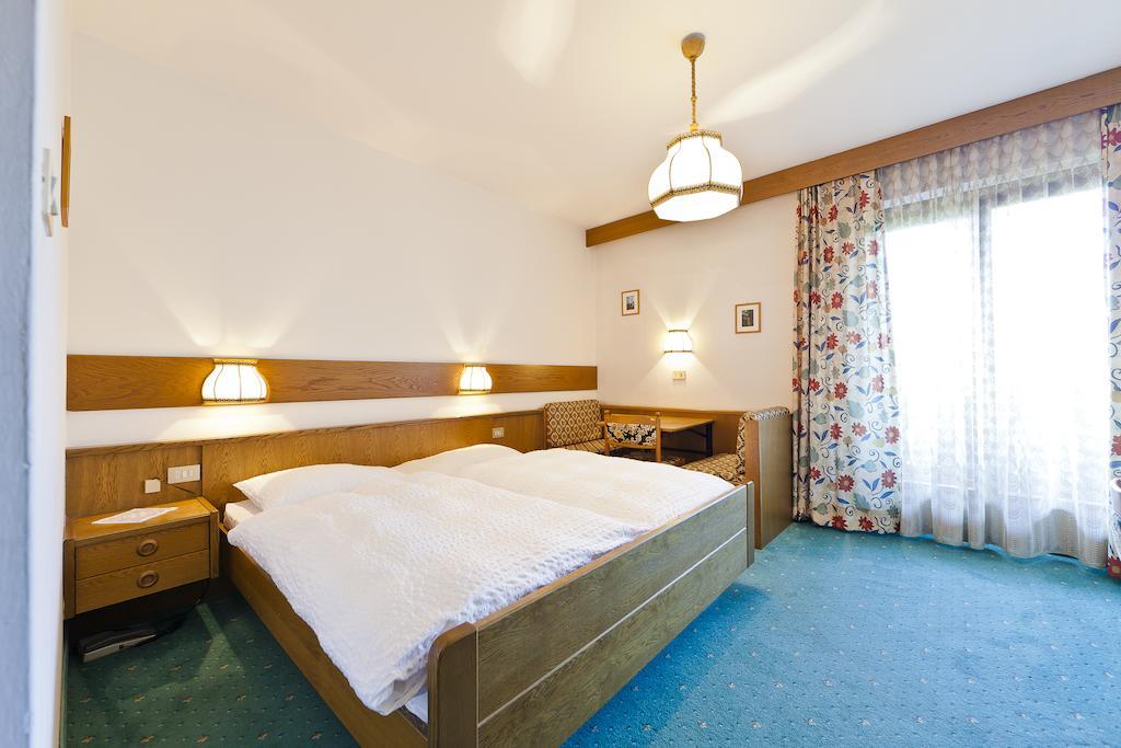 Hotel Brueckenwirt - Al Ponte Montagna Rum bild