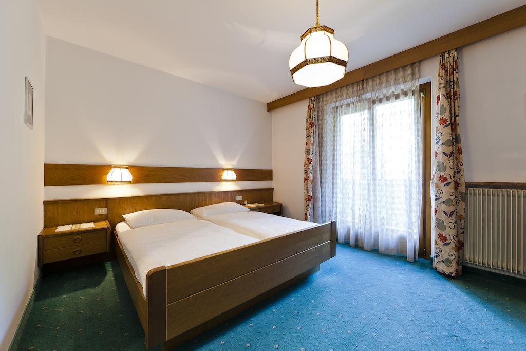 Hotel Brueckenwirt - Al Ponte Montagna Rum bild
